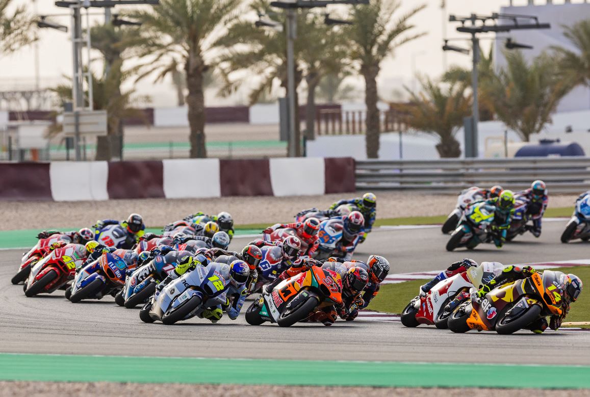 Le peloton de la Moto2 (Rob Gray - Polarity Photo)