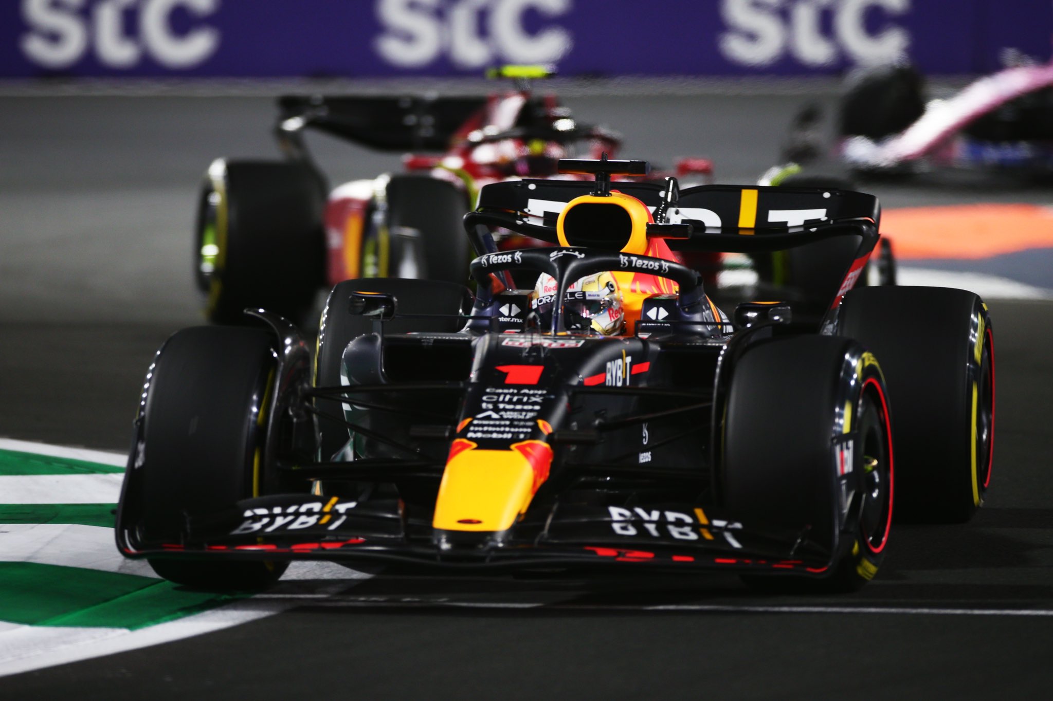 Le duel RedBull contre Ferrari continue © RedBull