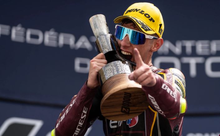 Tony Arbolino croque la victoire à pleine dents ! (Photo Marc VDS) Tony Arbolino croque la victoire à pleine dents ! (Photo Marc VDS)