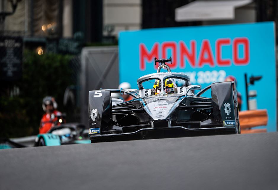 Victoire de prestige pour Mercedes et Vandoorne Victoire de prestige pour Mercedes et Vandoorne