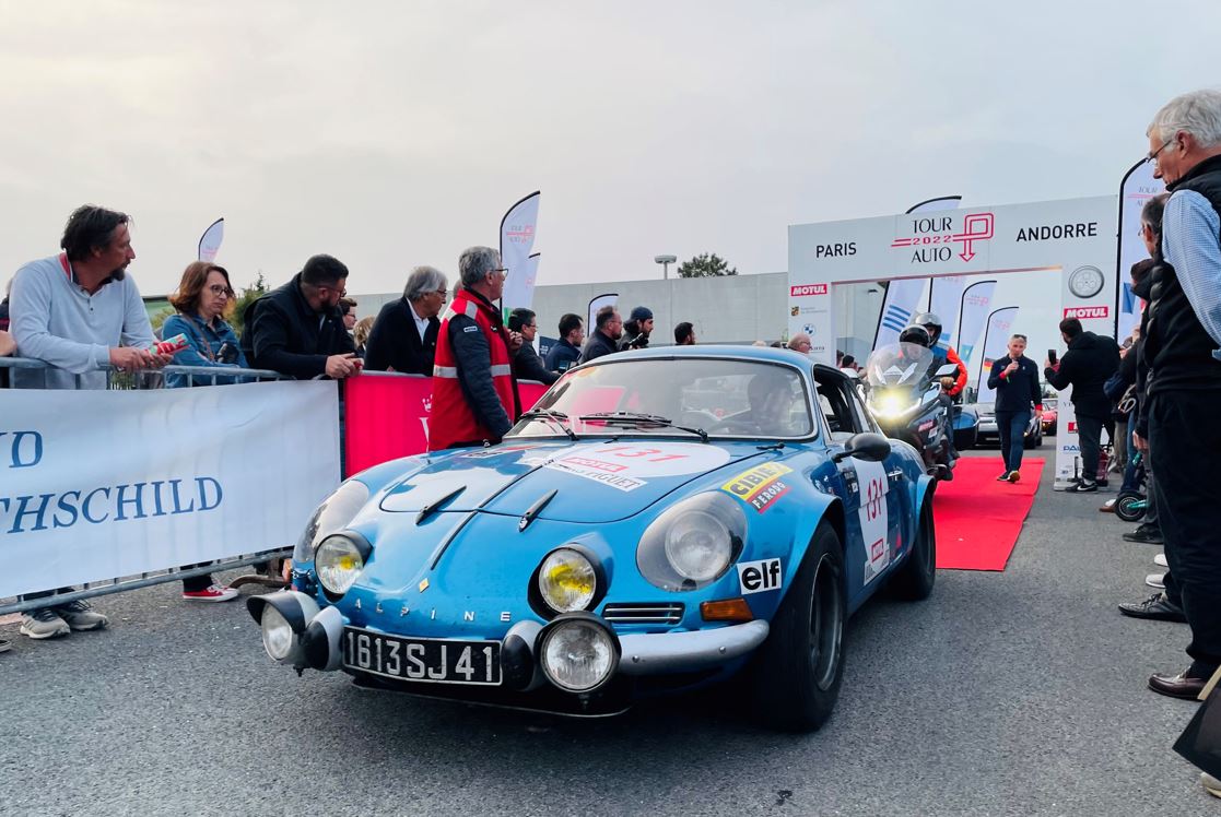 Le tour auto 2022 et les belles autos au départ (Photo Mickael Denis) Le tour auto 2022 et les belles autos au départ (Photo Mickael Denis)