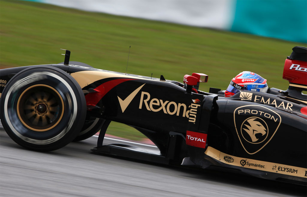 Une Lotus à l'arrivée © Charles Coates/Lotus F1 Team
