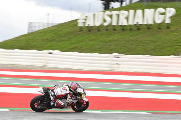 Pole et victoire pour Oi Ogura