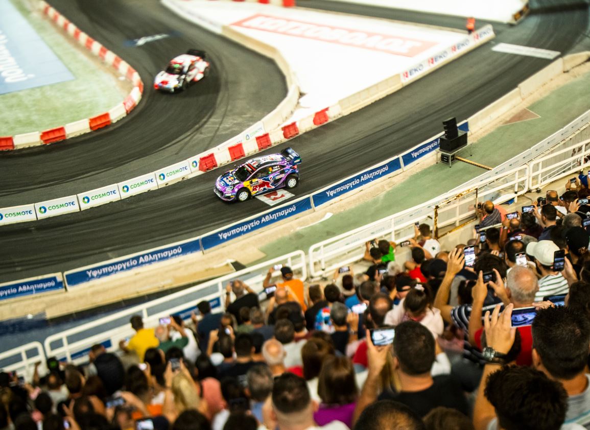 Le public a pu voir Sébastien Loeb dans ses oeuvres (Photo Jeanus Ree Red Bull contente pool)
