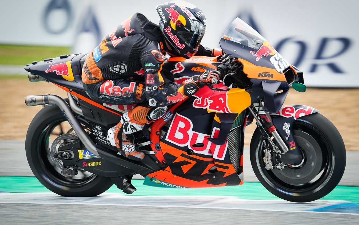 Oliveira a dominé dans des conditions difficiles © MotoGP.com Oliveira a dominé dans des conditions difficiles © MotoGP.com