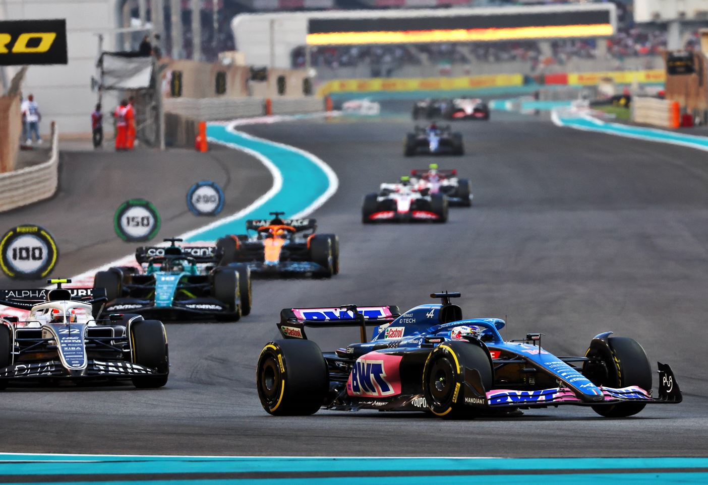 Alpine finit bien 4e du championnat face à McLaren (photo renault) Alpine finit bien 4e du championnat face à McLaren (photo renault)