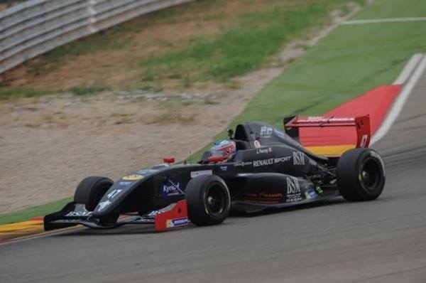 Formule Renault VDV : Jordan Perroy toujours dans la course au titre après Motorland