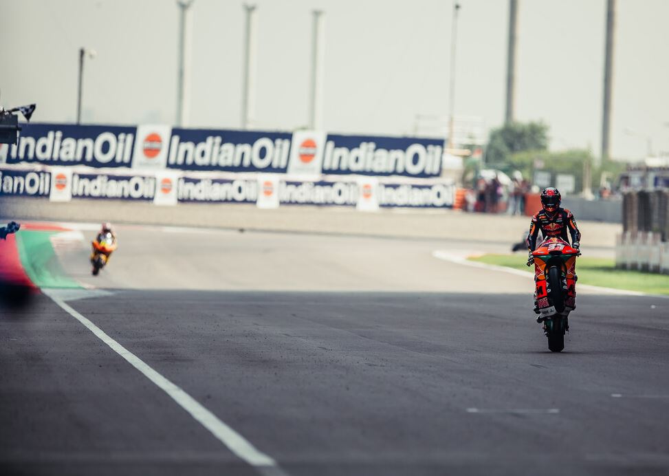 Un boulevard pour le vainqueur (Rob Gray Polarity Photo) Un boulevard pour le vainqueur (Rob Gray Polarity Photo)