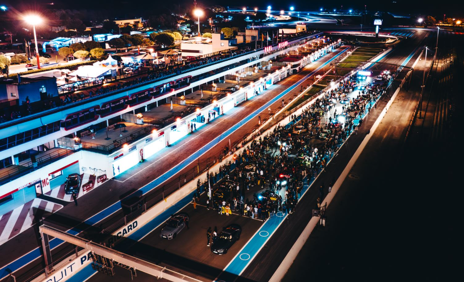 Le samedi c'est nocturne pour le FFSA GT (Photo SRO)