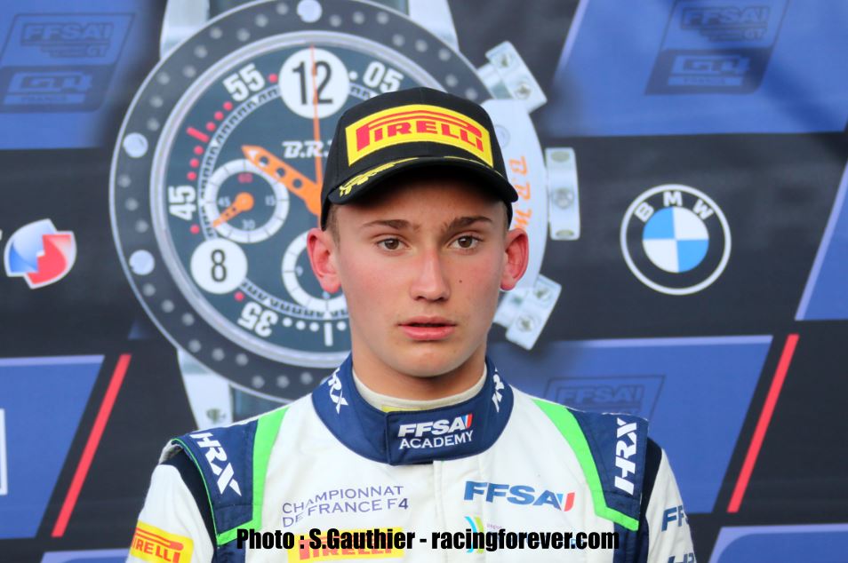 Evan Giltaire à l'heure du titre Evan Giltaire à l'heure du titre