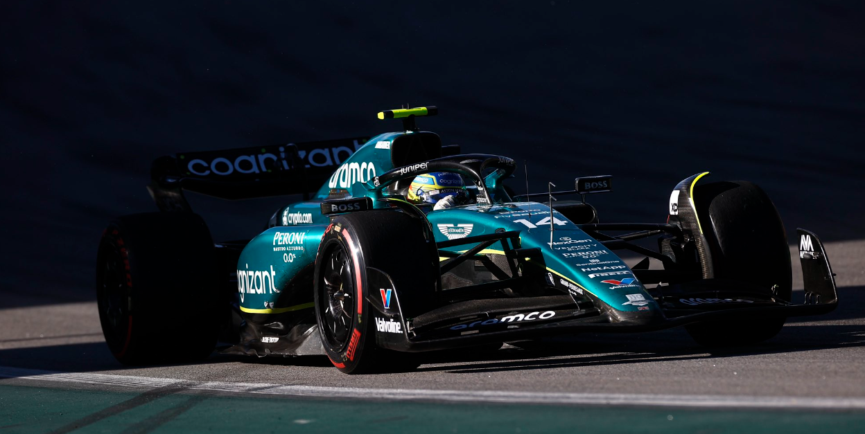 Fernando Alonso aura résisté à Pérez jusqu’à l’arrivée © Aston Martin F1 Fernando Alonso aura résisté à Pérez jusqu’à l’arrivée © Aston Martin F1