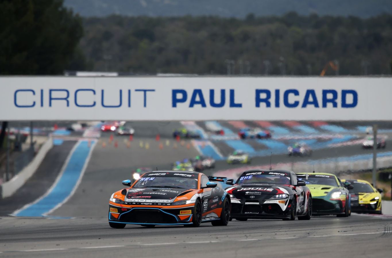 De belles bagarres sur le circuit du Paul Ricard