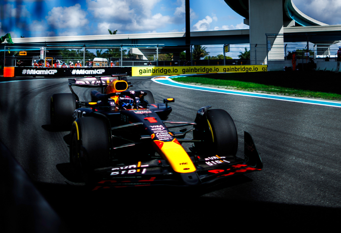 Verstappen n’a pu suivre la McLaren © RedBull Media