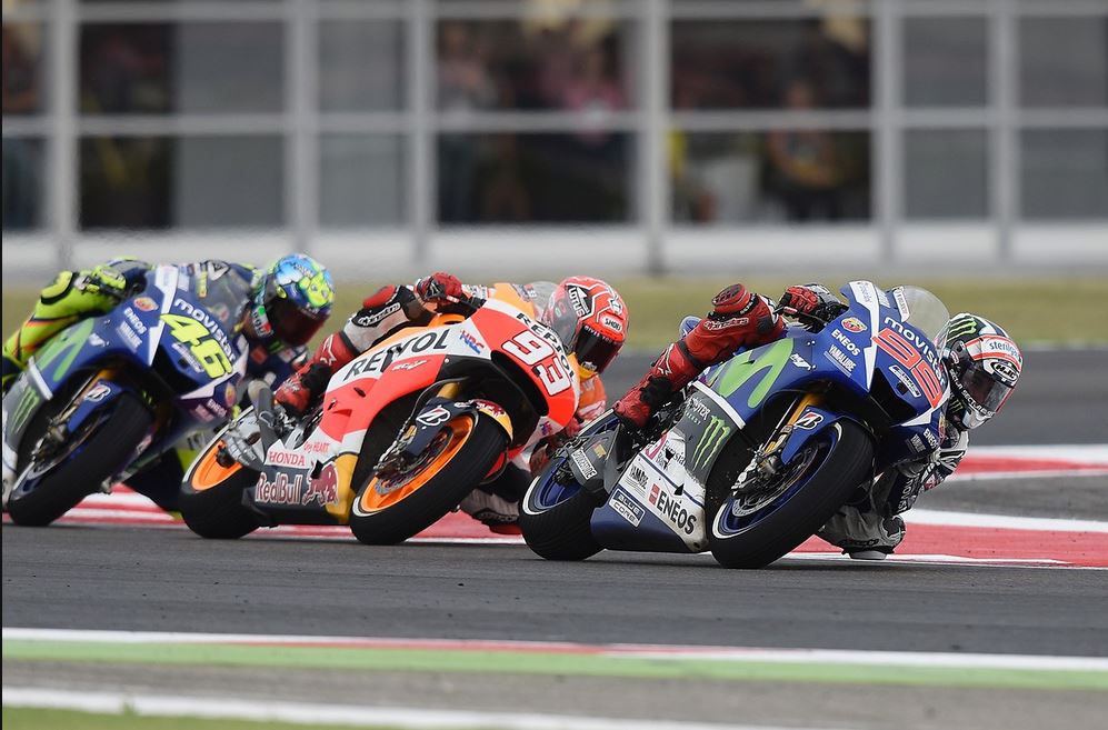 Le trio infernal dans une course incroyable Le trio infernal dans une course incroyable