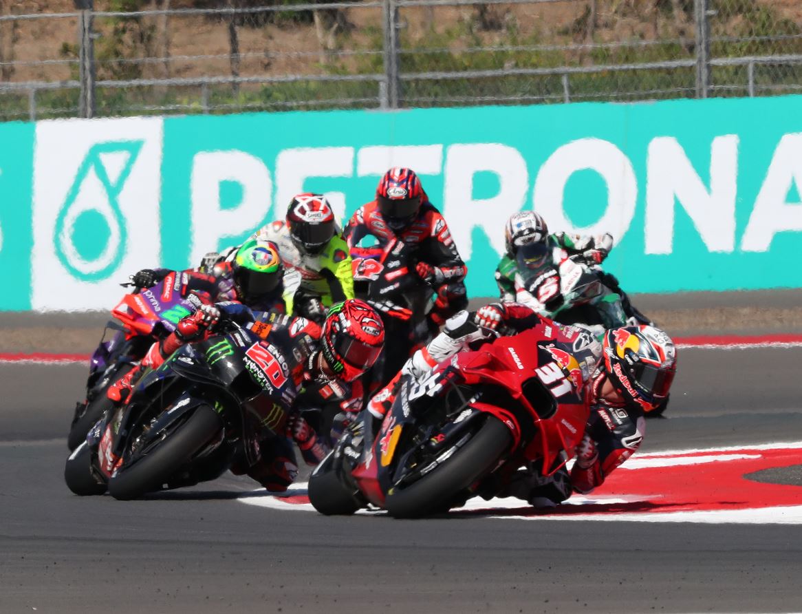 Acosta mène le groupe non Ducati (Photo Gold&Goose Red Bull content pool) Acosta mène le groupe non Ducati (Photo Gold&Goose Red Bull content pool)