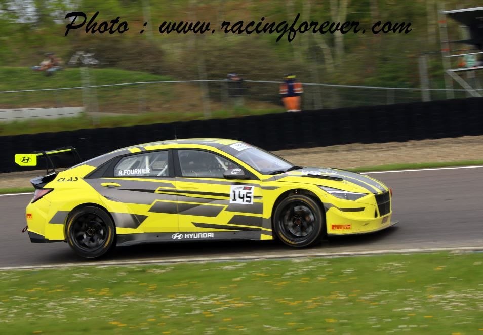 La Hyundai s'impose devant la Cupra La Hyundai s'impose devant la Cupra