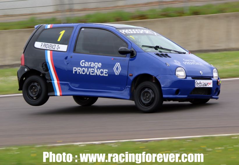 Dans son style spectaculaire, Patrick Provence a quasiment tout raflé à Nogaro Dans son style spectaculaire, Patrick Provence a quasiment tout raflé à Nogaro