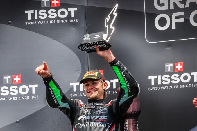 Pole et 2e place pour Barry Baltus en forme en ce moment