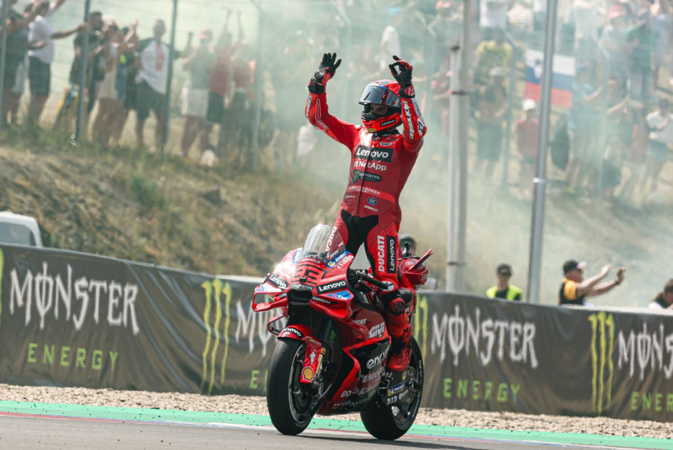 Nouveau triomphe de l'imbattable MM93 ! (Photo Ducati)
