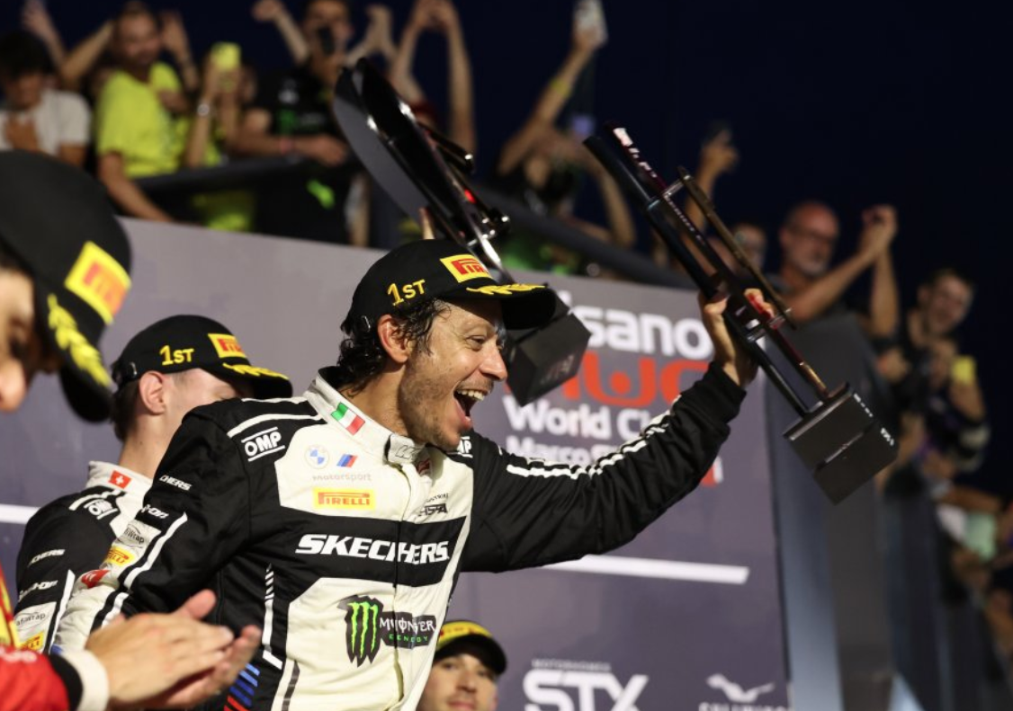 Valentino Rossi à l'honneur sur ses terres Photo OAR/JEP - SRO Valentino Rossi à l'honneur sur ses terres Photo OAR/JEP - SRO