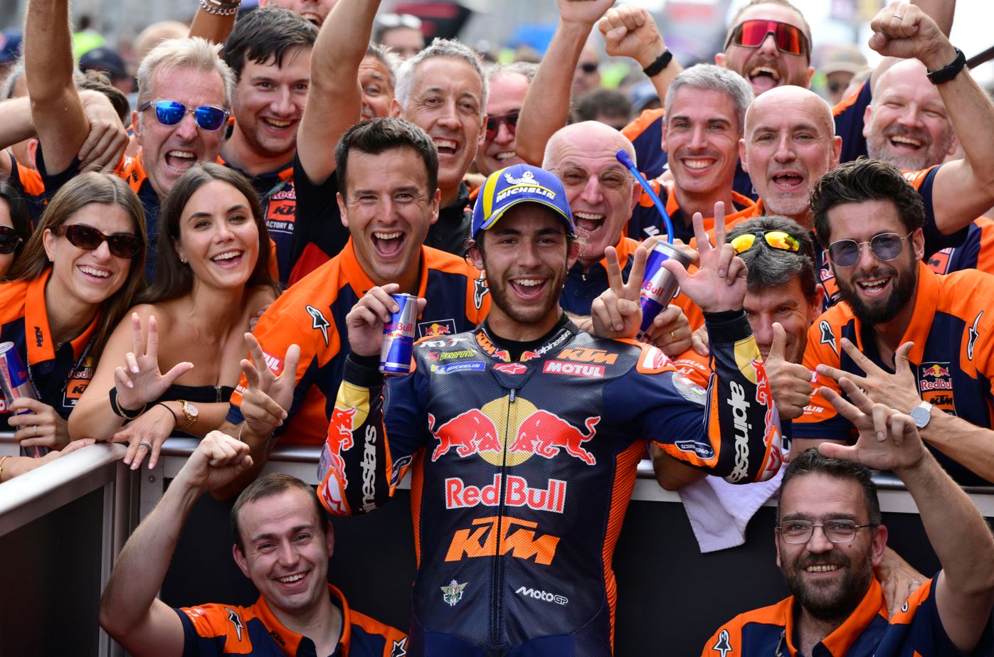 Enea et Tech3 sur le podium (Gold&Goose Red Bull Content Pool)