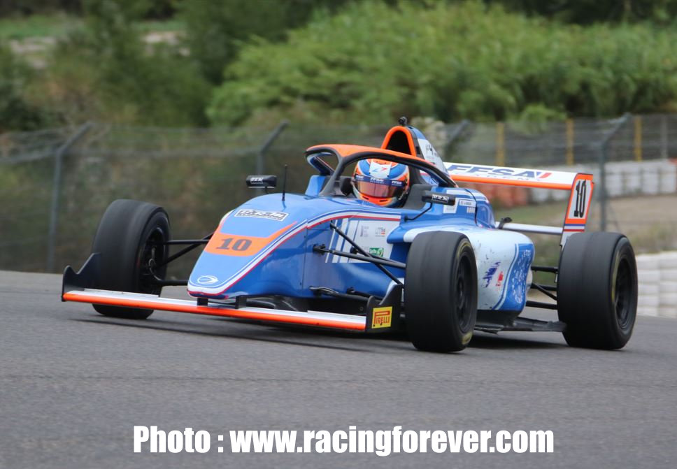 Dorizon s'impose dans la première course ! Dorizon s'impose dans la première course !