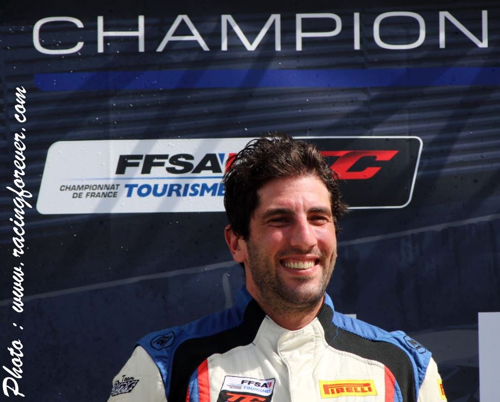 Un sourire pour le titre GT Light pour David Chiche