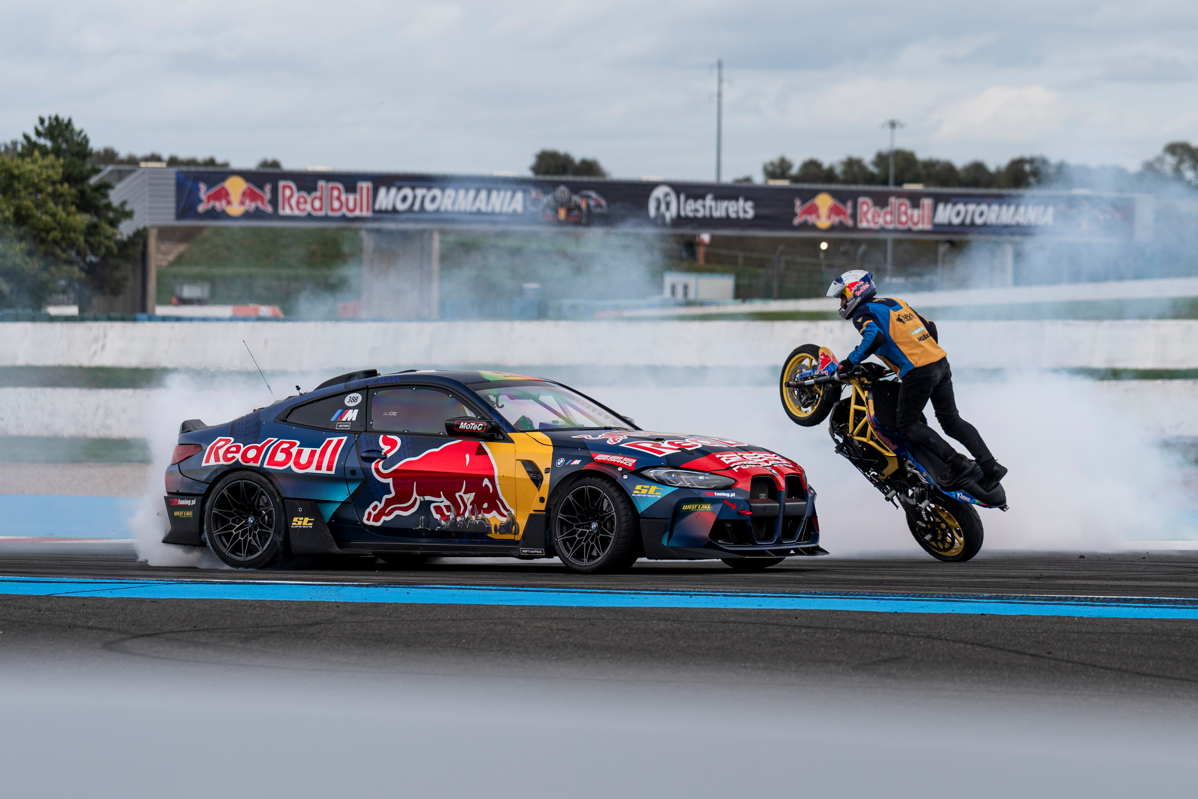 Du show à Magny-Cours (Photo Six:Trante Red Bull Content Pool)