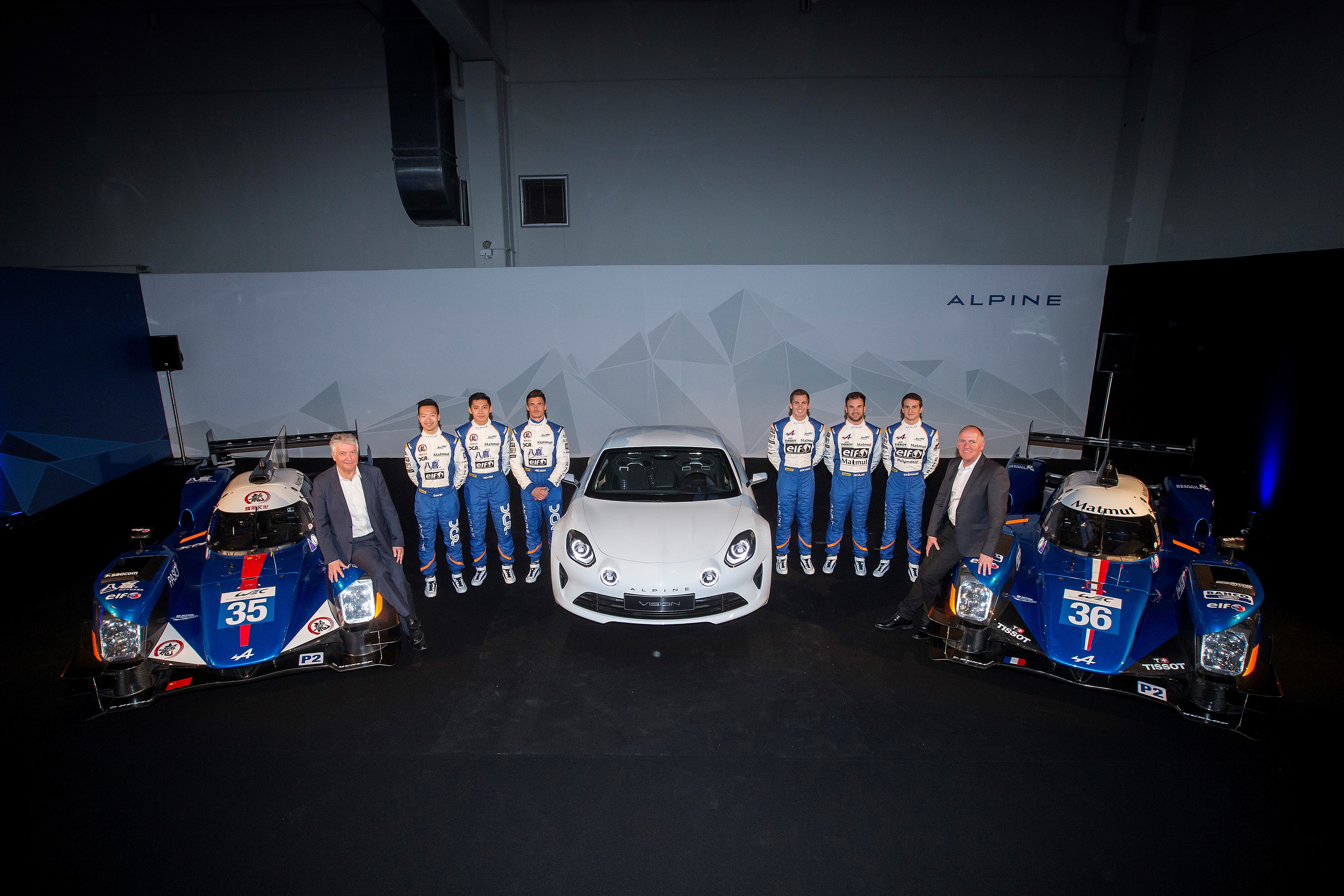 Cérémonie de présentation pour Alpine engagé en Wec (Photo DPPI) Cérémonie de présentation pour Alpine engagé en Wec (Photo DPPI)