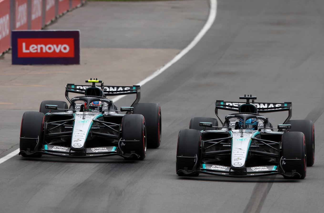Le duel Mercedes s'est fini par un K.O technique (Photo Mercedes)