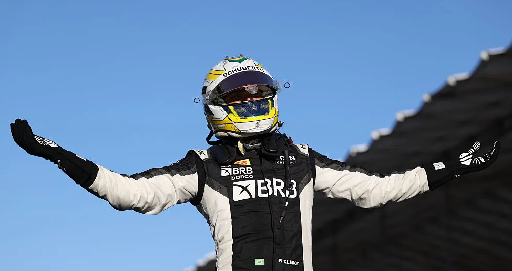 Un Brésilien en haut du podium © FIA F3