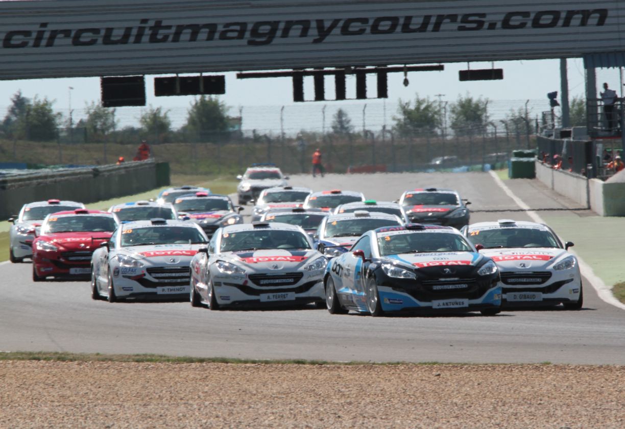 Les RCZ de retour en piste (Photo S.Gauthier) Les RCZ de retour en piste (Photo S.Gauthier)