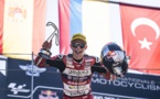 Alonso sans complexe en Moto3