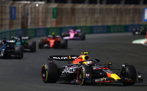 Les RedBull largement devant le peloton © RedBull