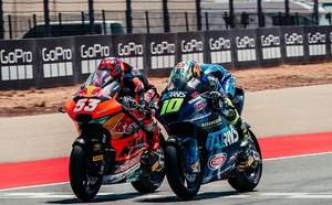 Photo Finish du Moto 2 ! (Rob Gray Polarity Photo)