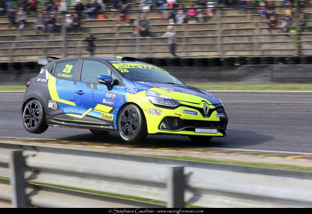 19_Clio_Nogaro_D38