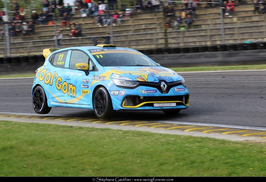 19_Clio_Nogaro_D46