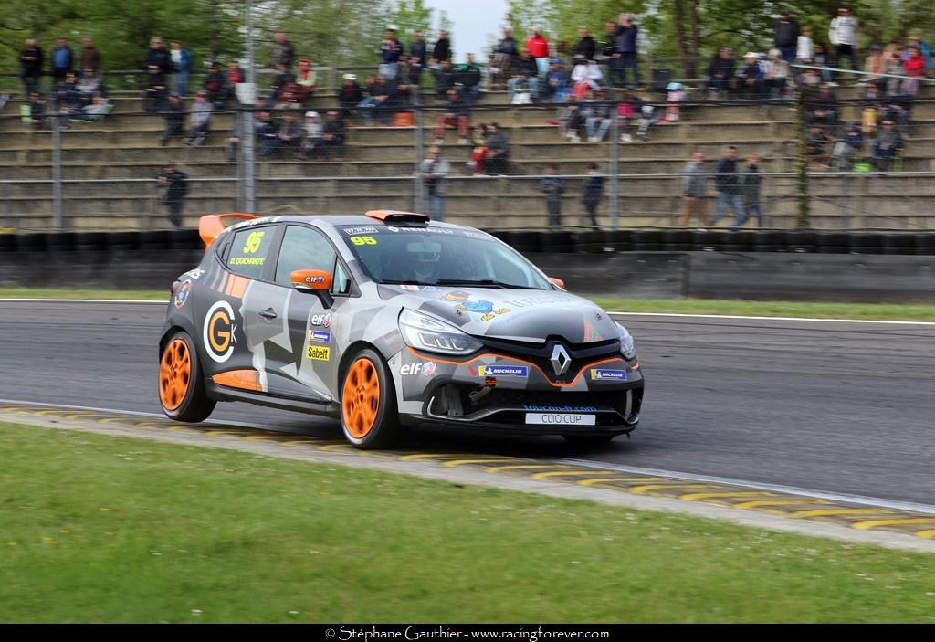 19_Clio_Nogaro_D48