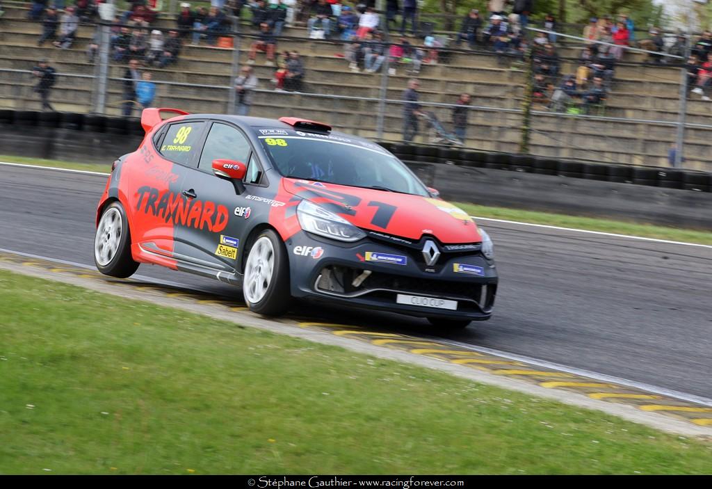 19_Clio_Nogaro_D50