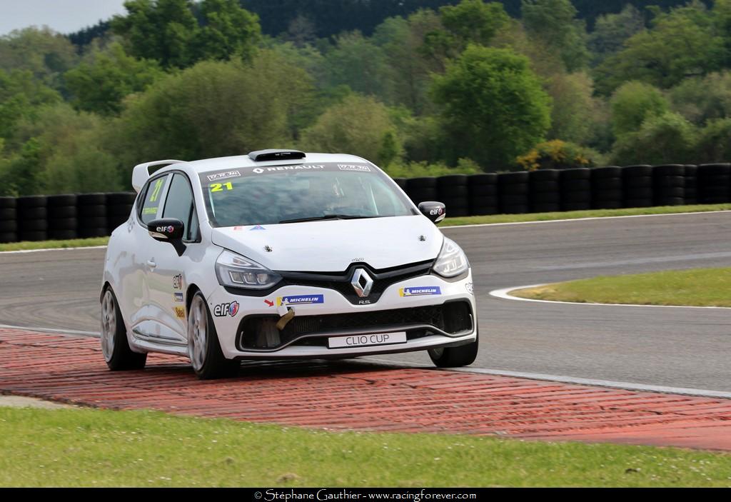 19_Clio_Nogaro_D57