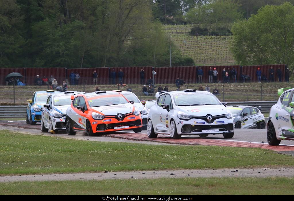 19_Clio_Nogaro_D68