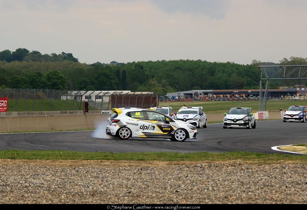 19_Clio_Nogaro_D75