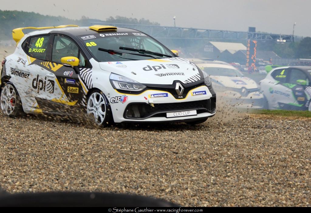 19_Clio_Nogaro_D81