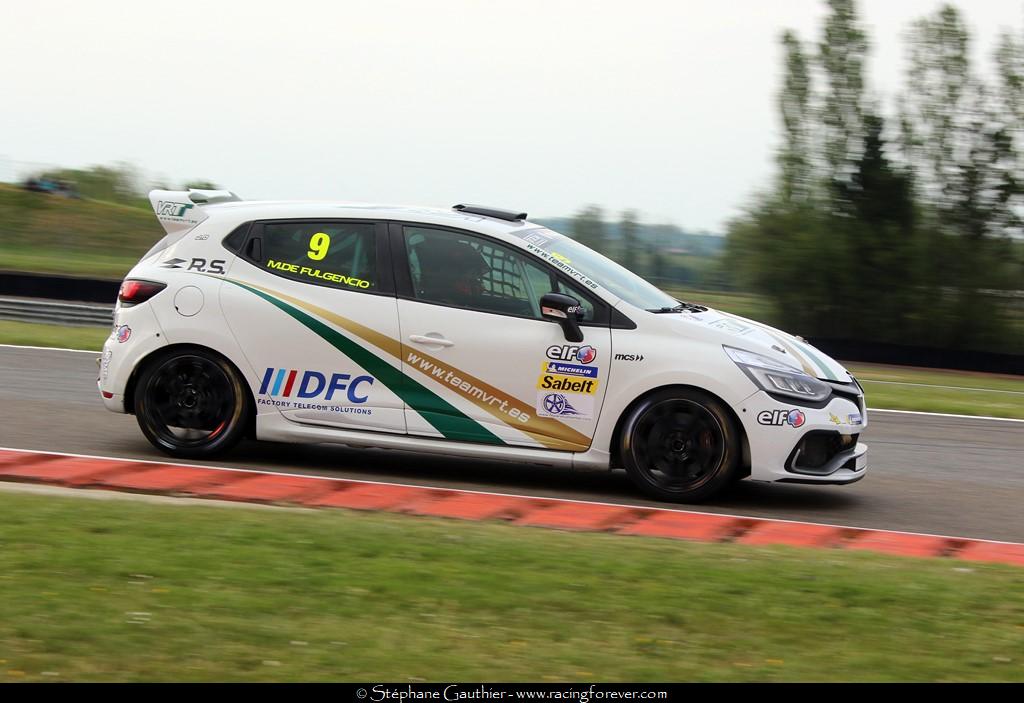 19_Clio_Nogaro_D87