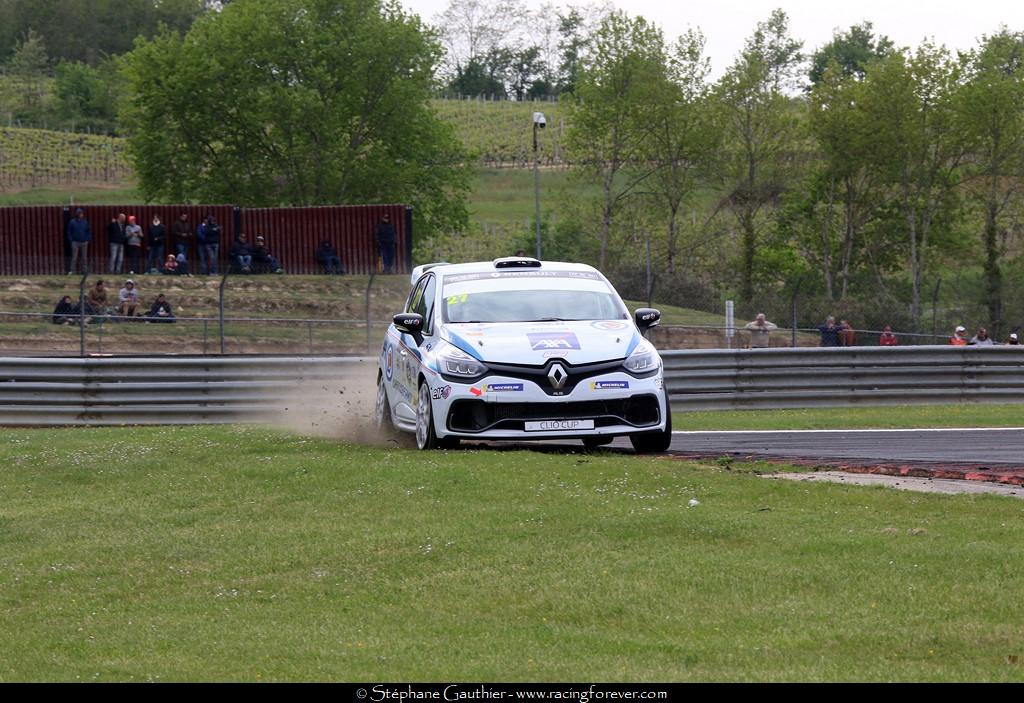 19_Clio_Nogaro_D106