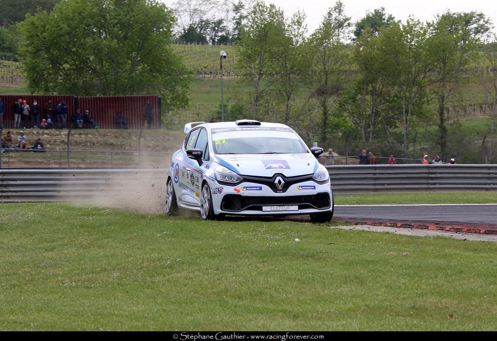 19_Clio_Nogaro_D107