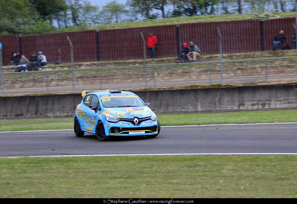 19_Clio_Nogaro_D124