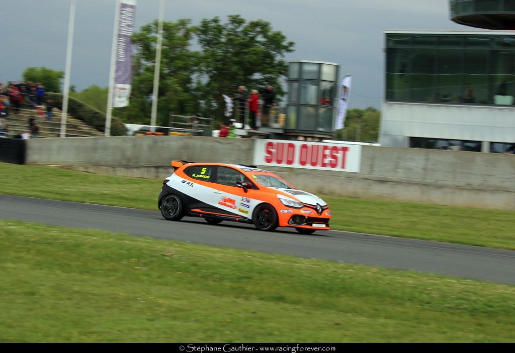 19_Clio_Nogaro_D138