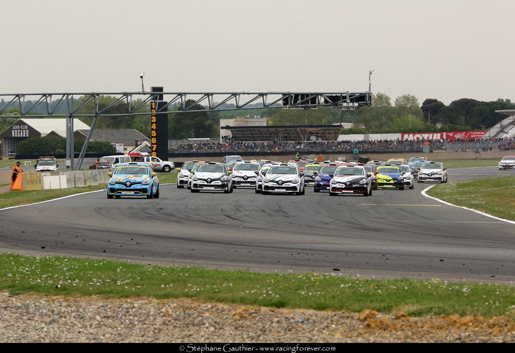 19_Clio_Nogaro_L06