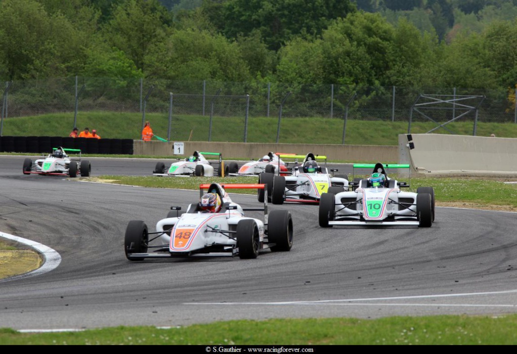 19_F4_Nogaro_L02